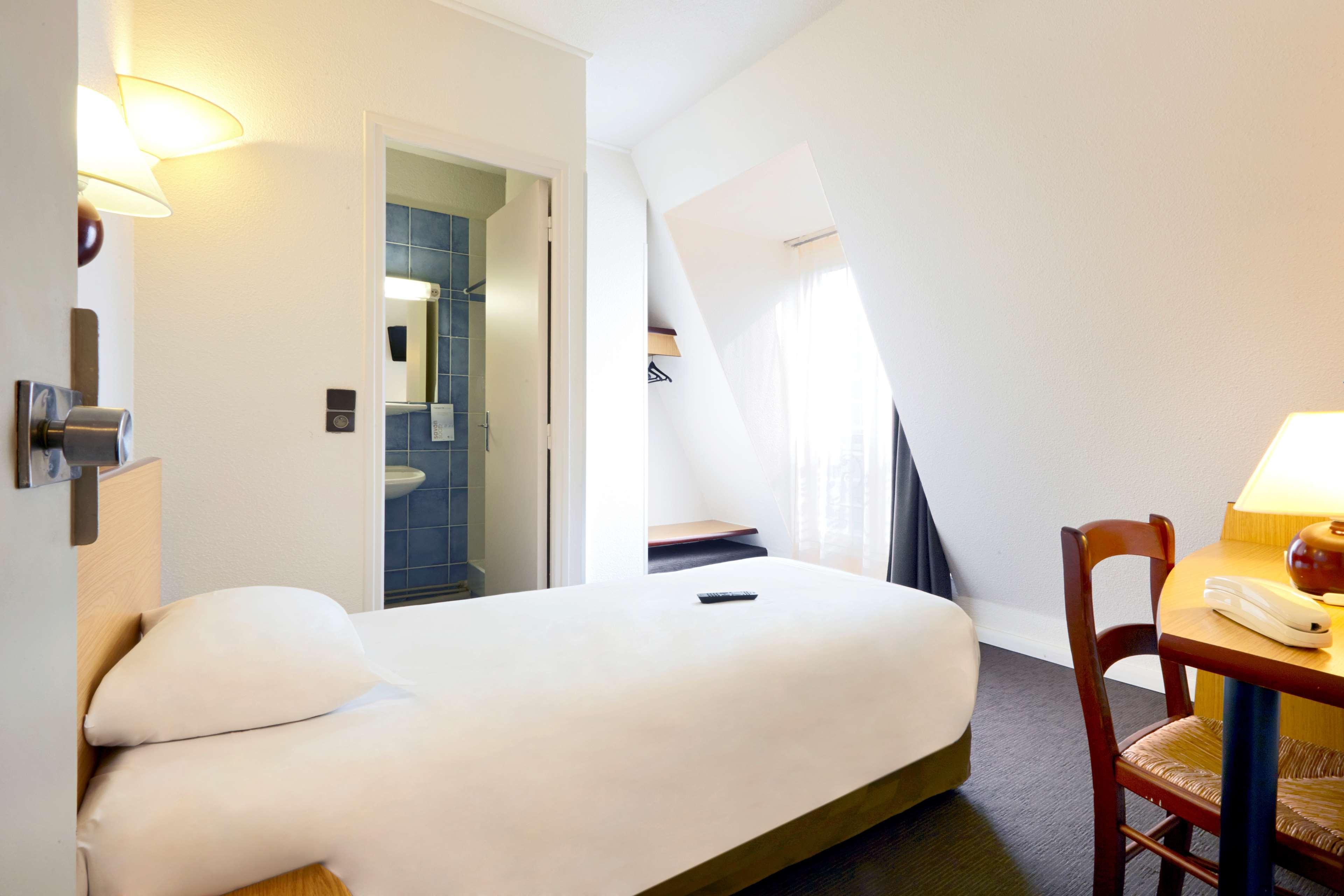 Отель Campanile Paris Ouest - Boulogne Экстерьер фото