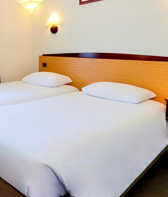 Отель Campanile Paris Ouest - Boulogne Экстерьер фото